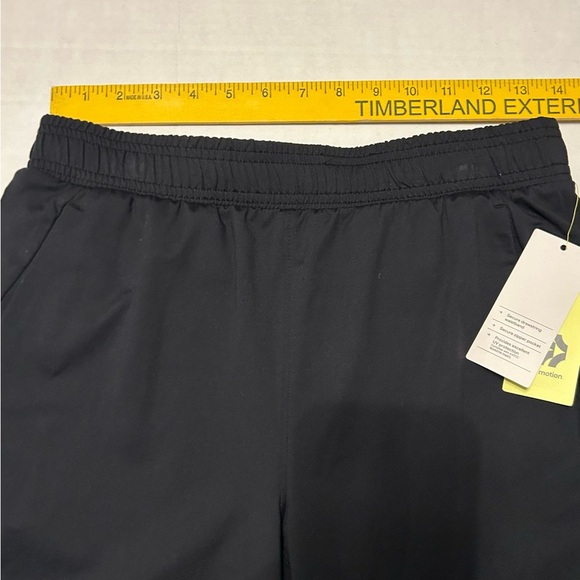 All in Motion Men’s 9” Soft Stretch Shorts Black Side Small Side Pockets NWT - Picture 7 of 11